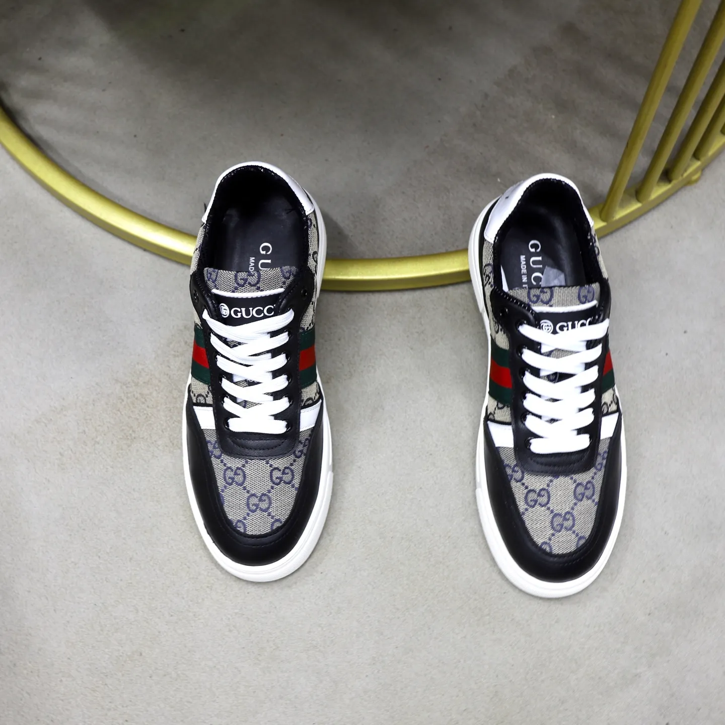 Ex-factory price: 420💰🙅‍♂️🙅‍♂️🙅‍♂️ Brand: GUCCI Standard code: 38-44 (45 customized) Grade: Same as the official website Material: Original leather splicing Comfortable and breathable sheepskin lining Original wear-resistant outsole Style category: Men's fashionable casual shoes Running sneakers Distinguished luxury brand elements Top luxury Color: actual picture color